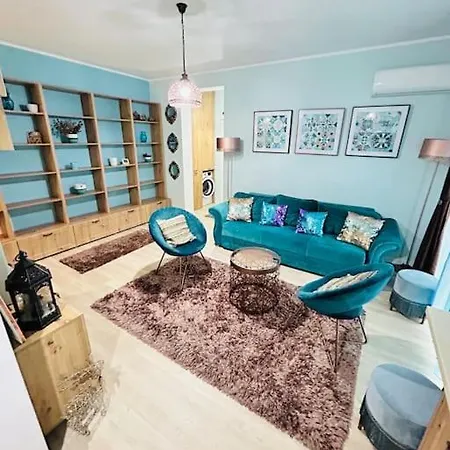 Glamorous Feel At Apartment