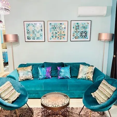 Glamorous Feel At Apartment