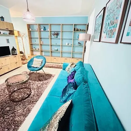 Glamorous Feel At