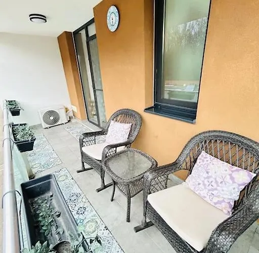 Glamorous Feel At Appartement