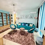 Apartment Glamorous Feel At *