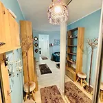 Glamorous Feel At Apartment