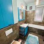 Glamorous Feel At Apartment *